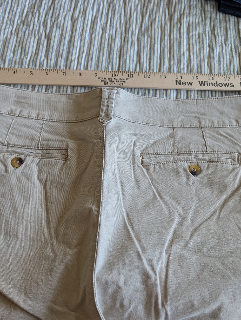 Lee Straight Fit Light Khaki Shorts Size 18